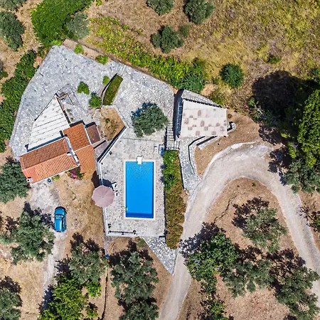 Fotini Kalivi In Raches Villa Panormos (Skopelos)