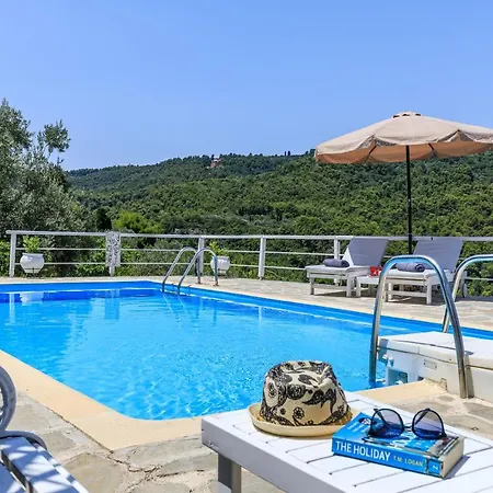 Fotini Kalivi In Raches Villa Panormos (Skopelos)