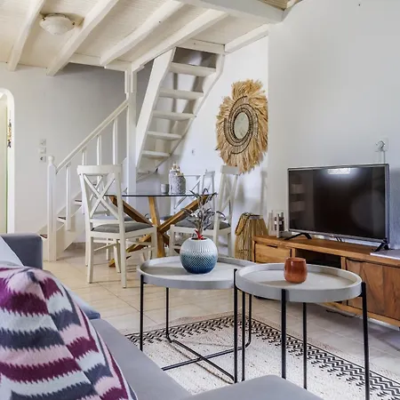 Fotini Kalivi In Raches