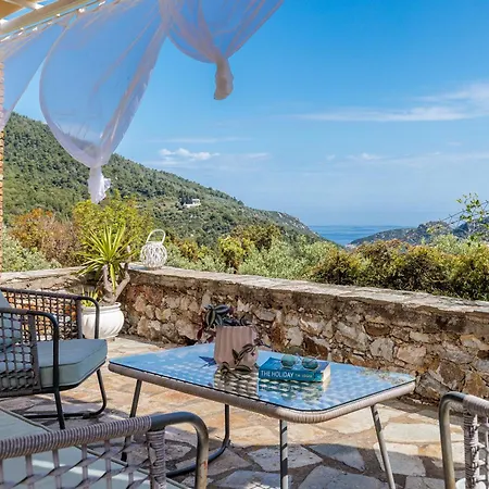 Fotini Kalivi In Raches