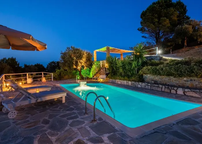 Fotini Kalivi In Raches