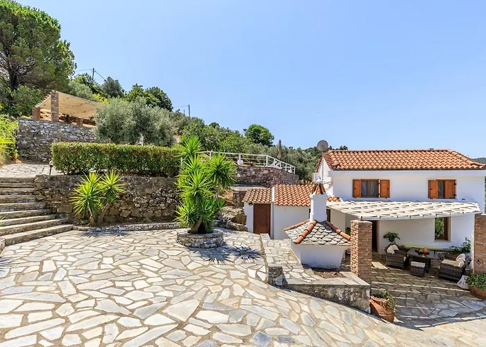 Fotini Kalivi In Raches