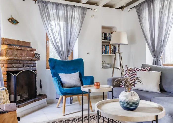 Fotini Kalivi In Raches *