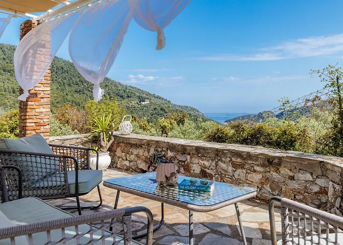 Fotini Kalivi In Raches